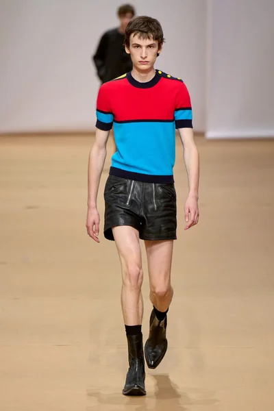 Look 14